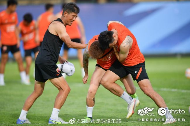 他揉捏她两乳不停呻吟a视频